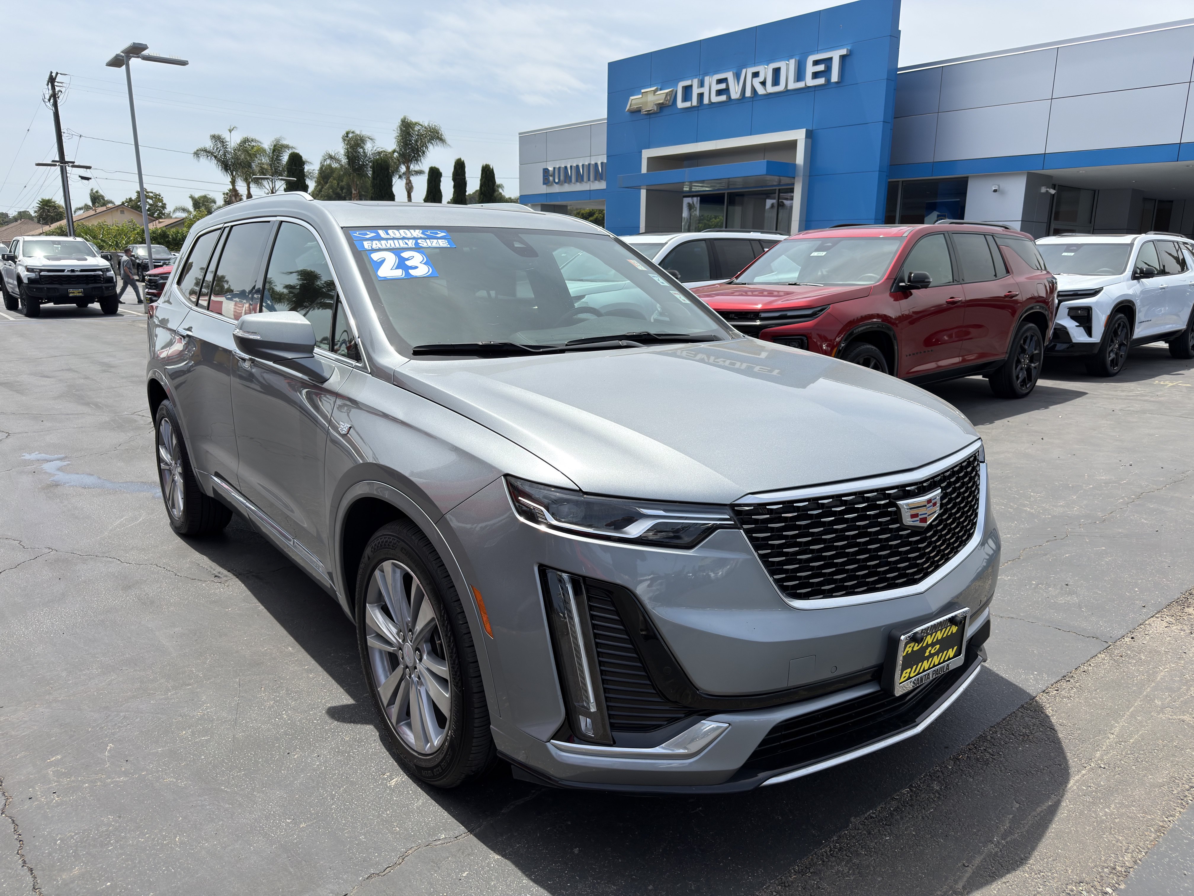 Used 2024 Cadillac XT6 Premium Luxury AWD/4WD image 2
