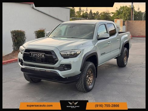 Used 2022 Toyota Tacoma SR5 w/ Trail Edition image 1