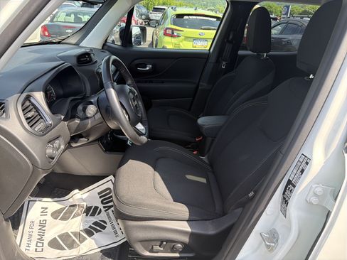 Used 2023 Jeep Renegade Altitude w/ Convenience Group I AWD/4WD image 12