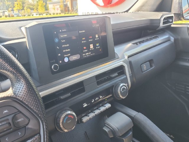 Used 2025 Toyota Tacoma SR5 AWD/4WD image 24