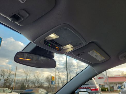 Used 2023 Chevrolet Malibu LT image 30