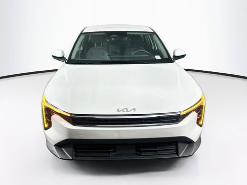 Used 2025 Kia K4 FWD image 2