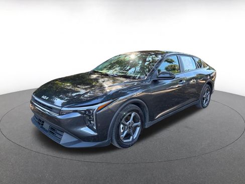 Used 2025 Kia K4 LXS image 4