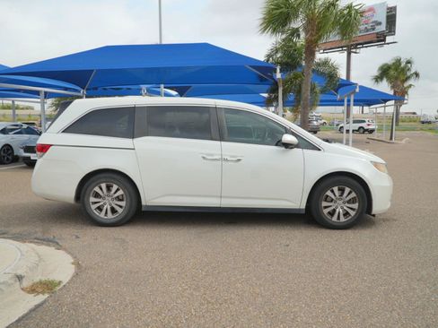 Used 2016 Honda Odyssey SE image 4