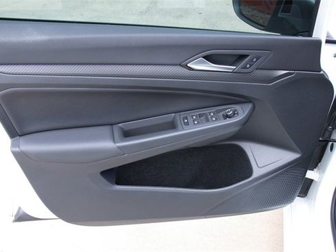 Used 2024 Volkswagen Golf R image 13