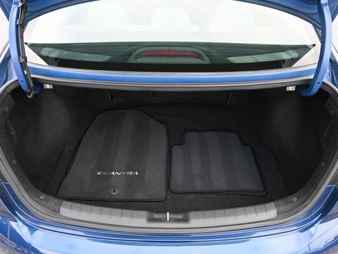 Used 2020 Hyundai Elantra SE FWD image 21