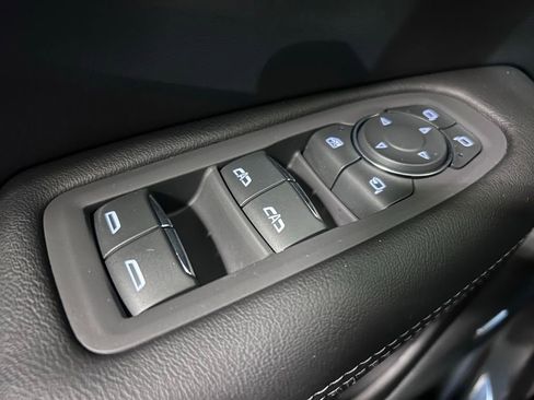 Used 2022 Cadillac XT5 Premium Luxury w/ LPO, Floor Liner Package FWD image 5