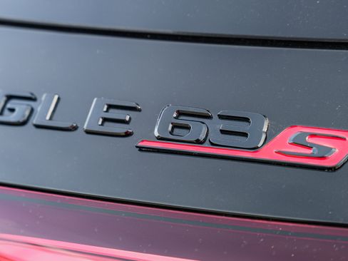 Used 2025 Mercedes-Benz GLE 63 AMG S image 29