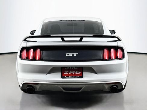 Used 2017 Ford Mustang GT RWD image 4