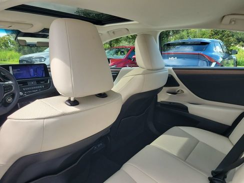 Used 2023 Lexus ES 350 w/ Premium Package FWD image 26