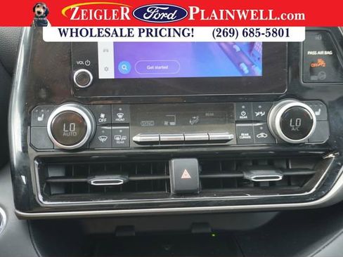 Used 2023 Toyota Highlander XLE image 24