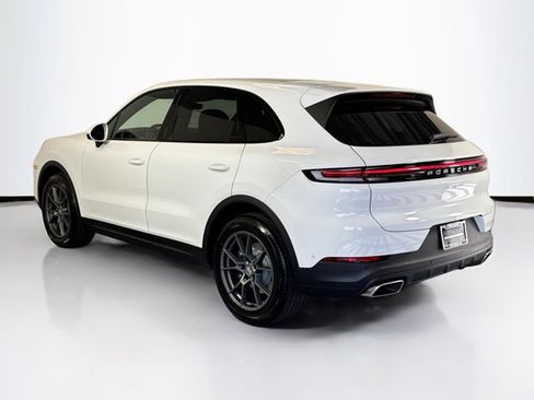 Certified 2026 Porsche Cayenne AWD/4WD image 3