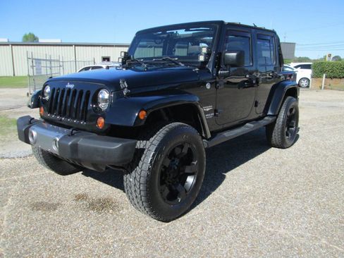 Used 2011 Jeep Wrangler Unlimited Sahara w/ Trailer Tow Group image 1
