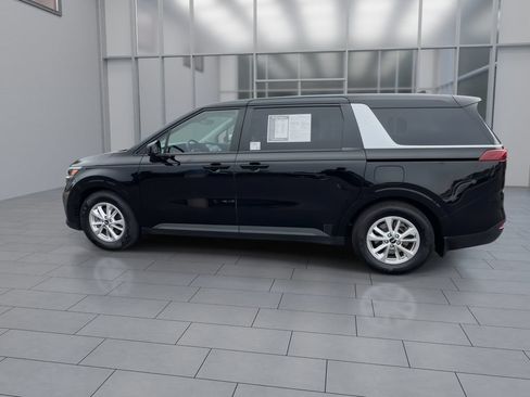 Used 2022 Kia Carnival LX FWD image 5