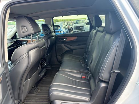 Used 2022 Acura MDX SH-AWD w/ Technology Package image 14