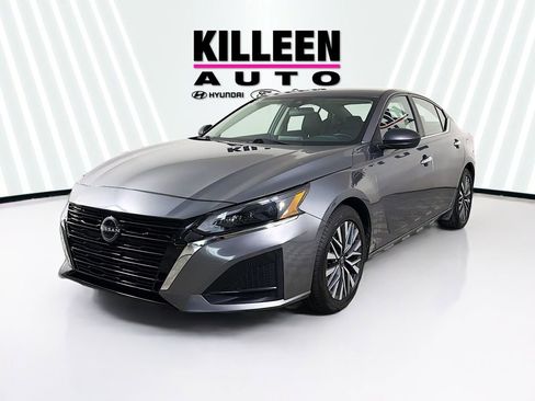 Used 2024 Nissan Altima 2.5 SV image 3