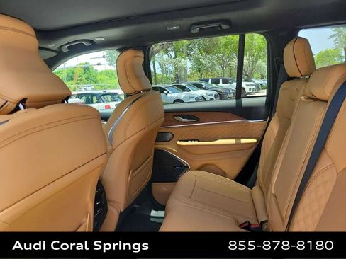 Used 2025 Jeep Grand Cherokee Summit AWD/4WD image 12