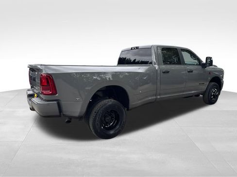New 2026 RAM 3500 Big Horn AWD/4WD image 7