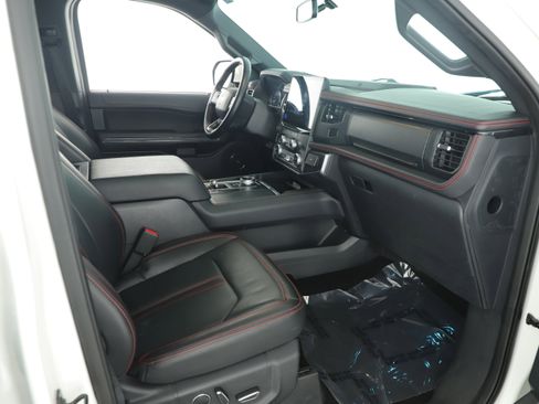 Used 2022 Ford Expedition Limited image 16