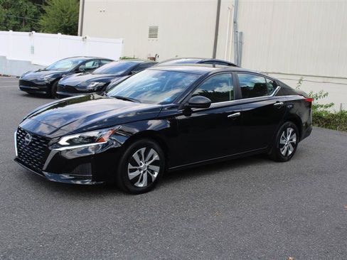 Used 2025 Nissan Altima 2.5 S FWD image 4