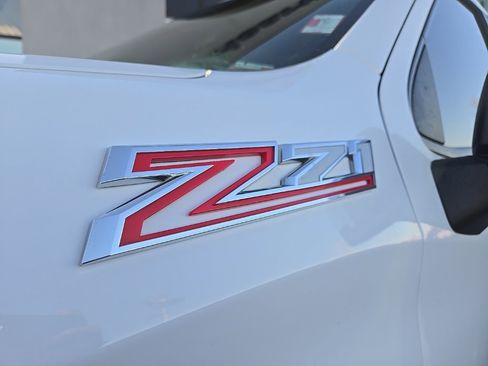 Used 2021 Chevrolet Silverado 1500 LT w/ Z71 Off-Road Package image 17