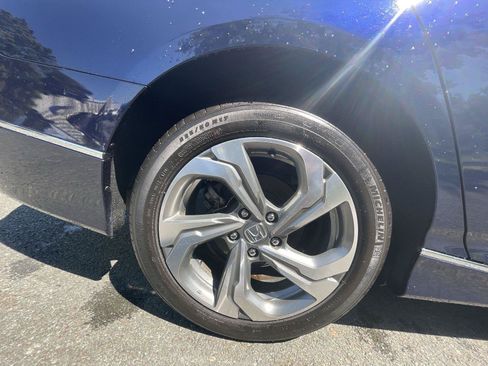 Used 2020 Honda Accord EX image 24