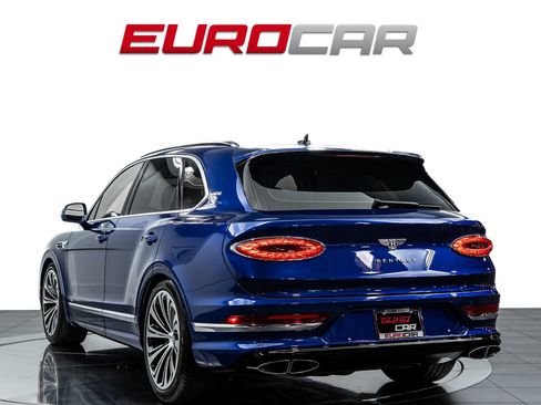 Used 2021 Bentley Bentayga AWD/4WD image 3