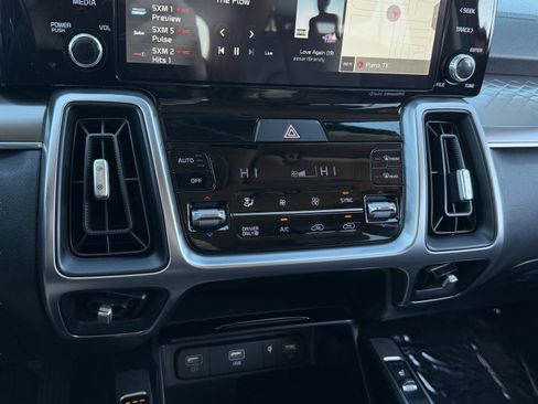 Used 2023 Kia Sorento EX image 76