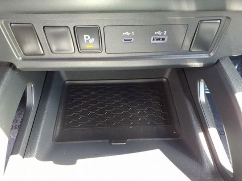 Used 2022 Nissan Frontier S w/ Technology Package AWD/4WD image 13