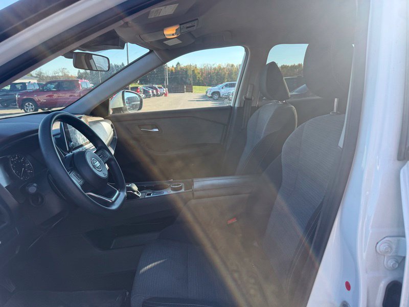 Used 2021 Nissan Rogue SV AWD/4WD image 3