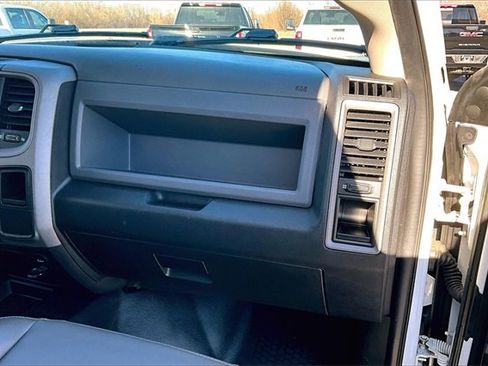 Used 2017 RAM 2500 Tradesman w/ Chrome Appearance Group image 27