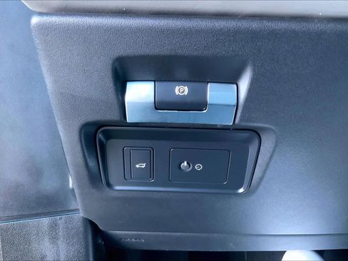 Used 2020 Land Rover Range Rover Evoque SE image 33