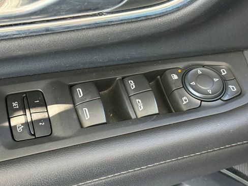 Used 2022 Chevrolet Suburban Z71 w/ Off-Road Capability Package image 17