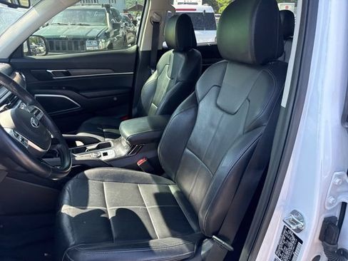 Used 2021 Kia Telluride EX w/ EX Premium Package AWD/4WD image 10