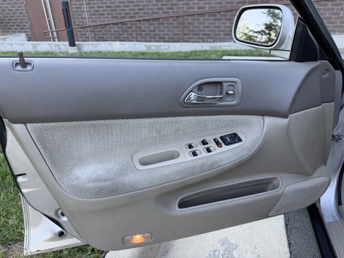 Used 1996 Honda Accord LX image 10