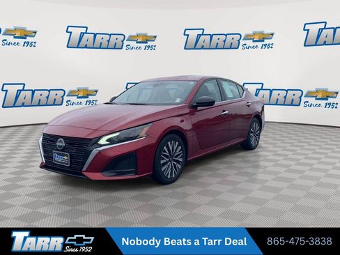 Used 2024 Nissan Altima 2.5 SV FWD image 4