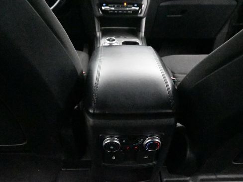 Used 2020 Ford Explorer XLT w/ Comfort Package AWD/4WD image 21