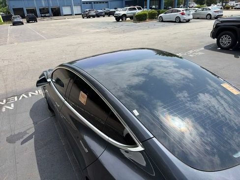Used 2018 Tesla Model 3 Long Range RWD image 15