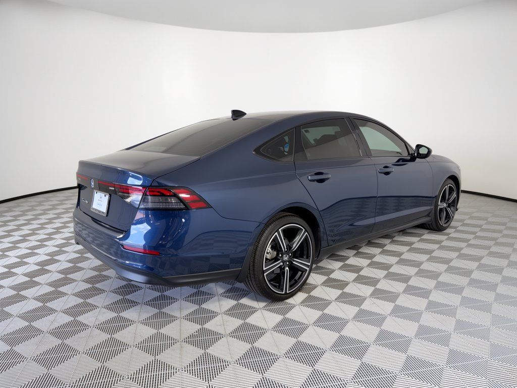 Used 2025 Honda Accord SE image 9
