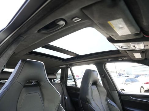 Used 2016 BMW X5 M image 44