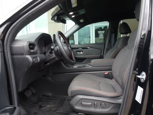 Used 2026 Honda Pilot Sport image 8