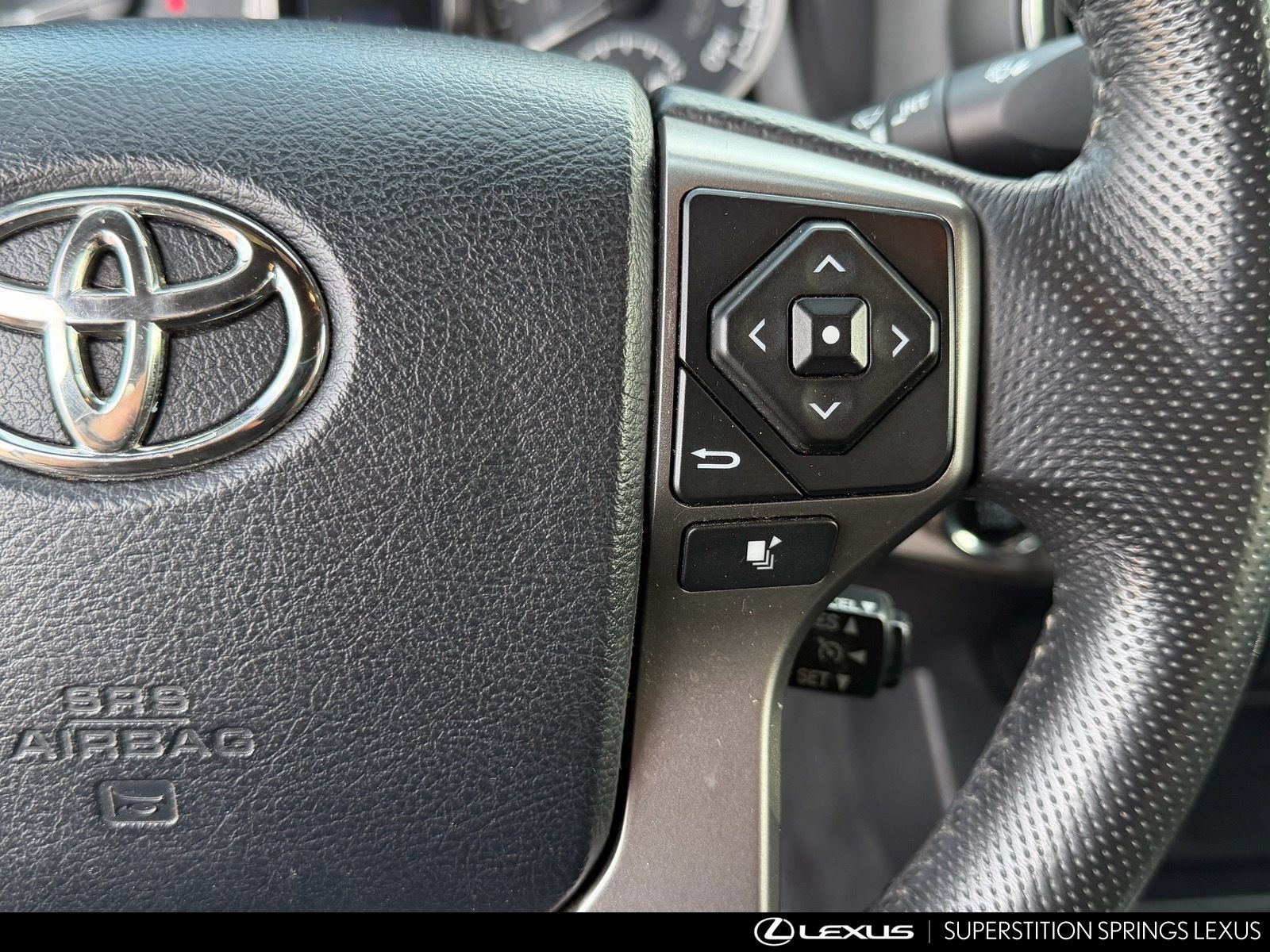 Used 2016 Toyota Tacoma Limited w/ Towing Package AWD/4WD image 35