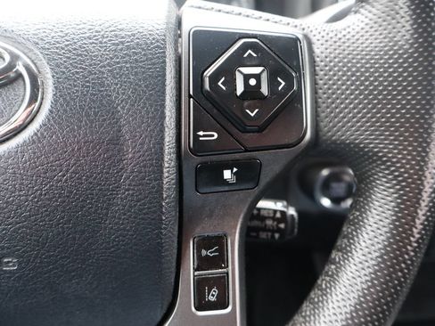 Used 2019 Toyota Tacoma TRD Off-Road AWD/4WD image 32