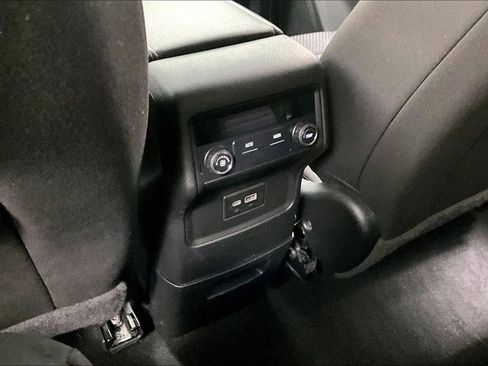 Used 2021 GMC Acadia SLE image 25