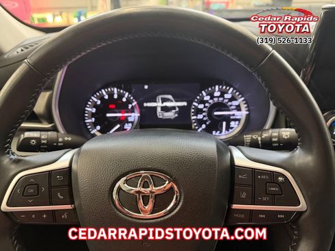 Certified 2022 Toyota Highlander XLE image 13