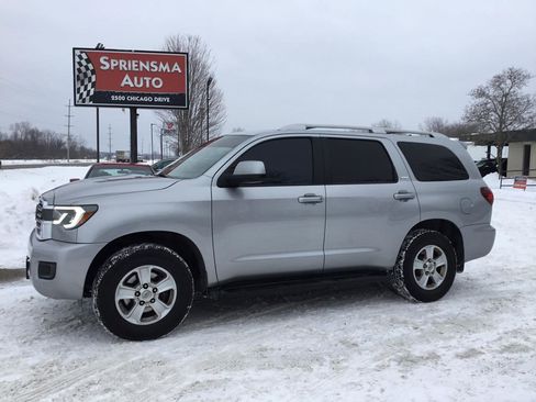 Used 2019 Toyota Sequoia SR5 image 9