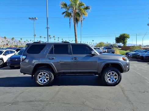 Used 2015 Toyota 4Runner 4WD image 10