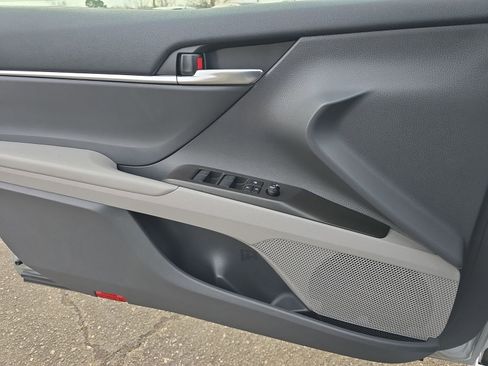 Used 2023 Toyota Camry LE image 33