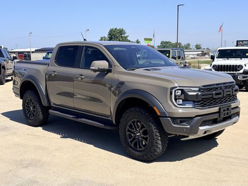 Used 2025 Ford Ranger Raptor AWD/4WD image 2