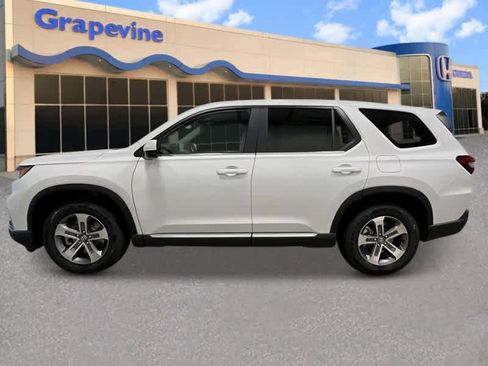 New 2025 Honda Pilot EX-L image 2